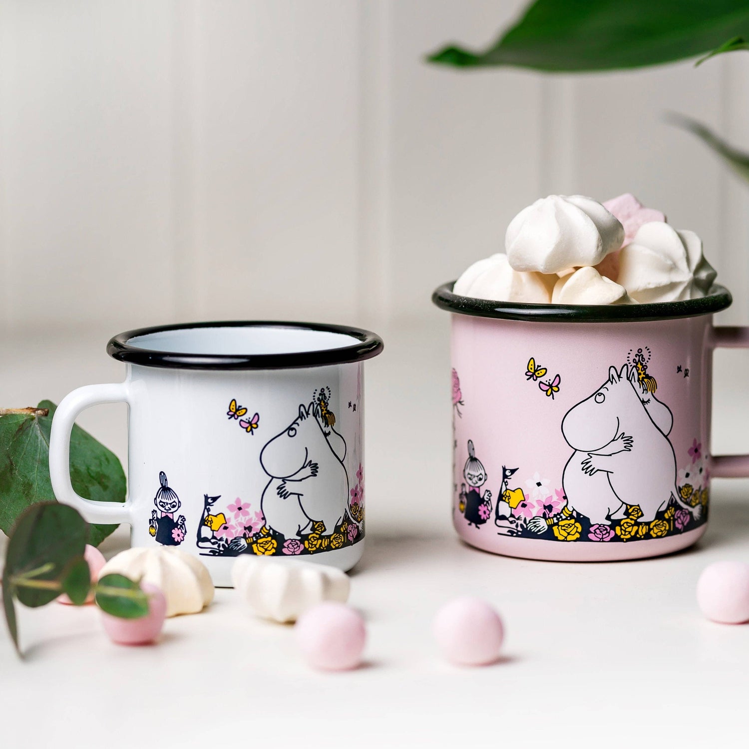 Muurla - Moomin enamel mug - Hug White | Scout & Co