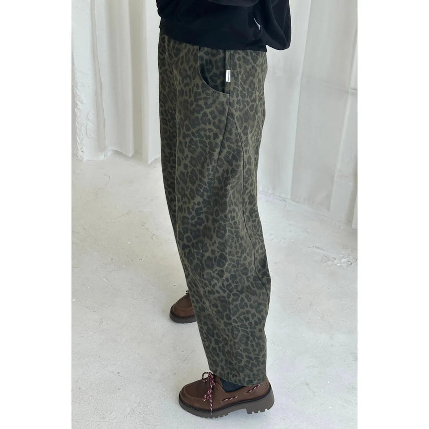 Le Bon Shoppe - Arc pants - Fern Leopard | Scout & Co