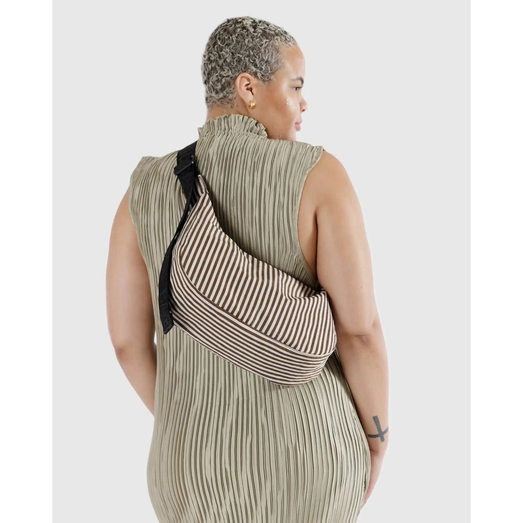 Baggu - Medium Nylon Crescent bag - Brown Stripe | Scout & Co