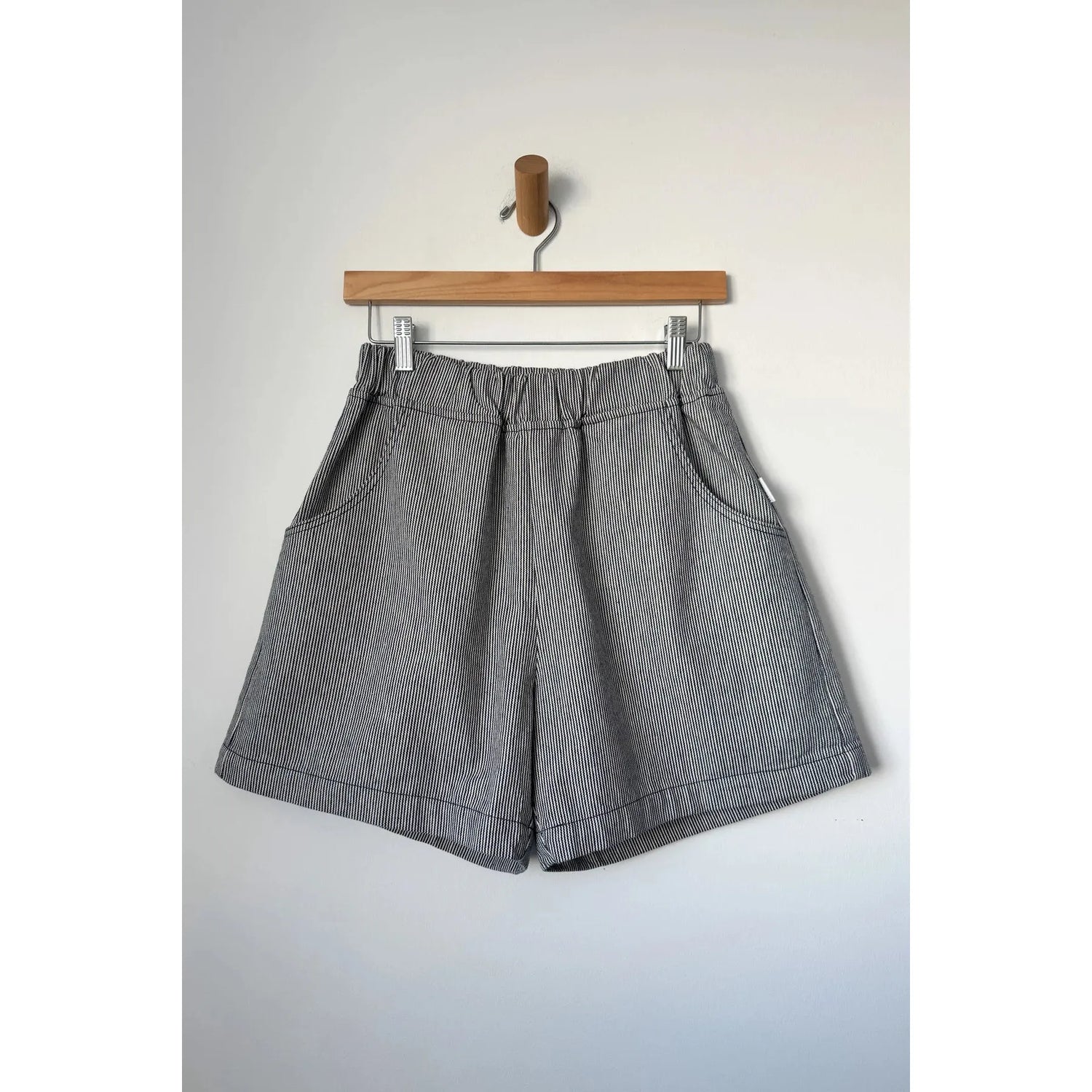Le Bon Shoppe - City shorts - Navy stripe | Scout & Co