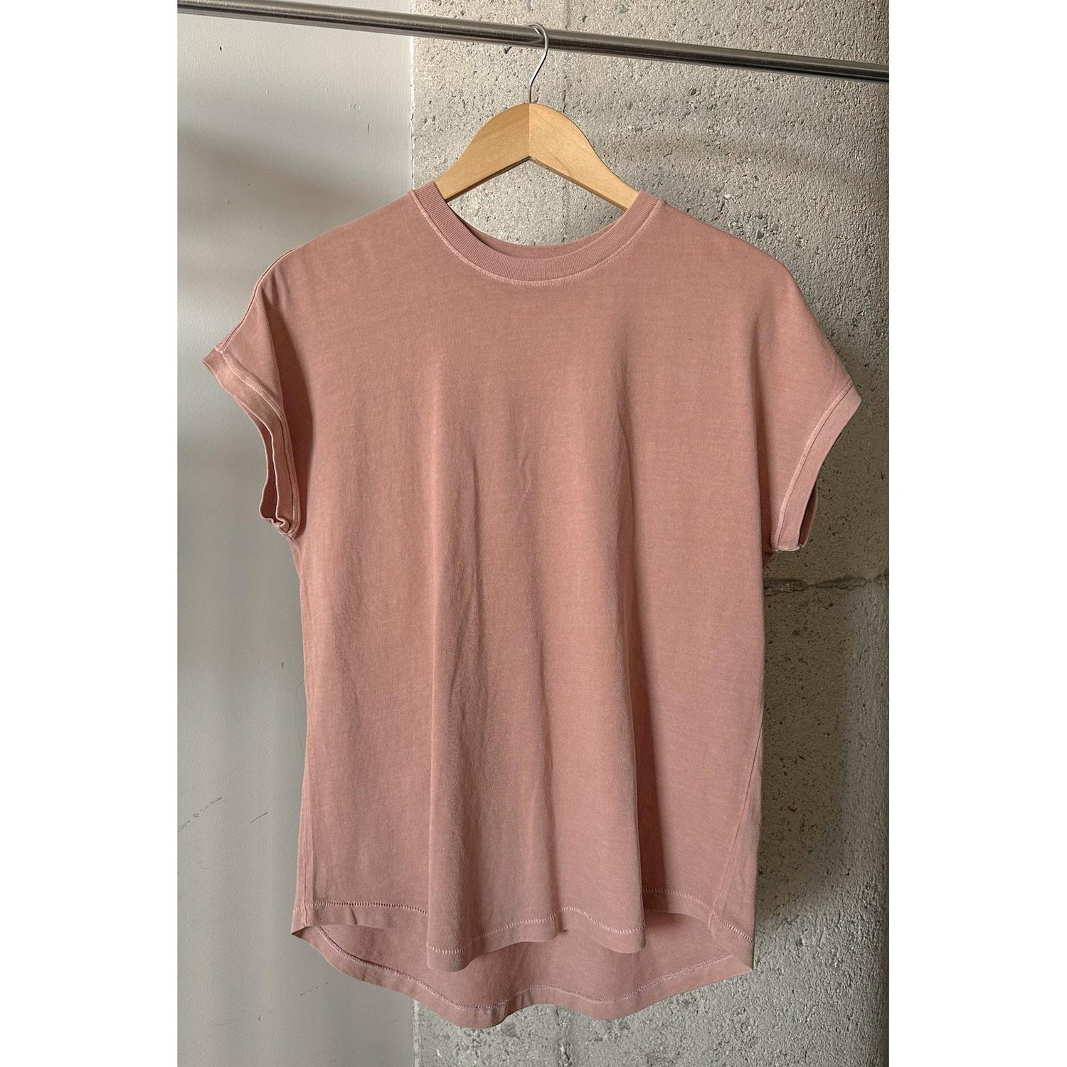 Le Bon Shoppe - Ease tee - Spanish Villa | Scout & Co