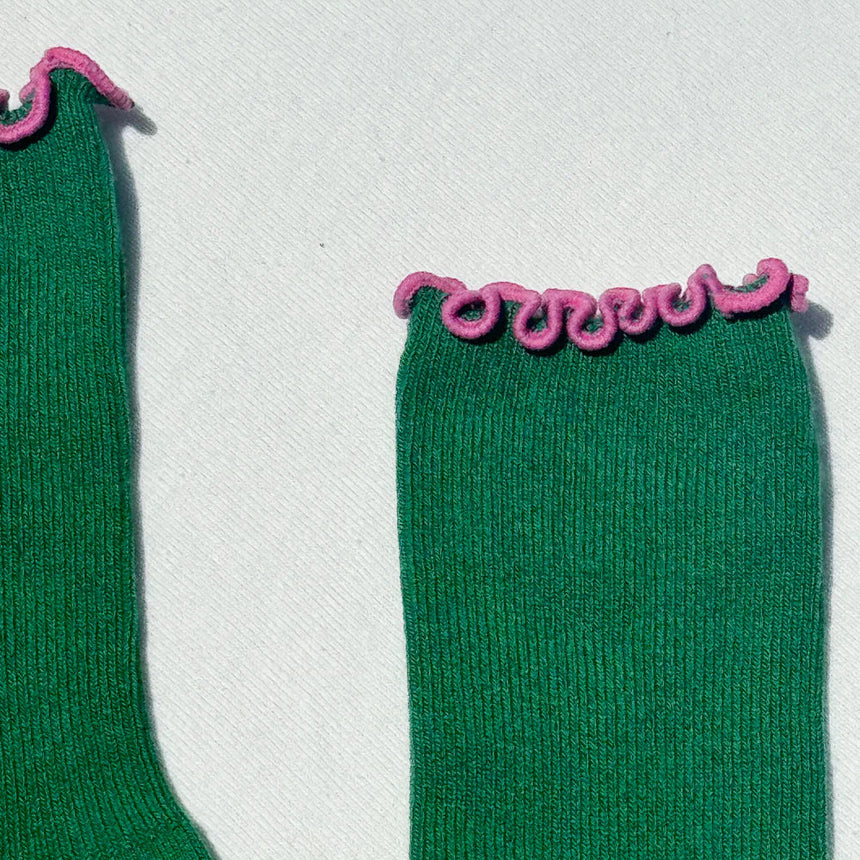 Le Bon Shoppe - Ruffled modal socks - Spinach & Pink | Scout & Co