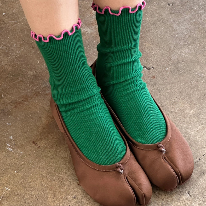 Le Bon Shoppe - Ruffled modal socks - Spinach & Pink | Scout & Co