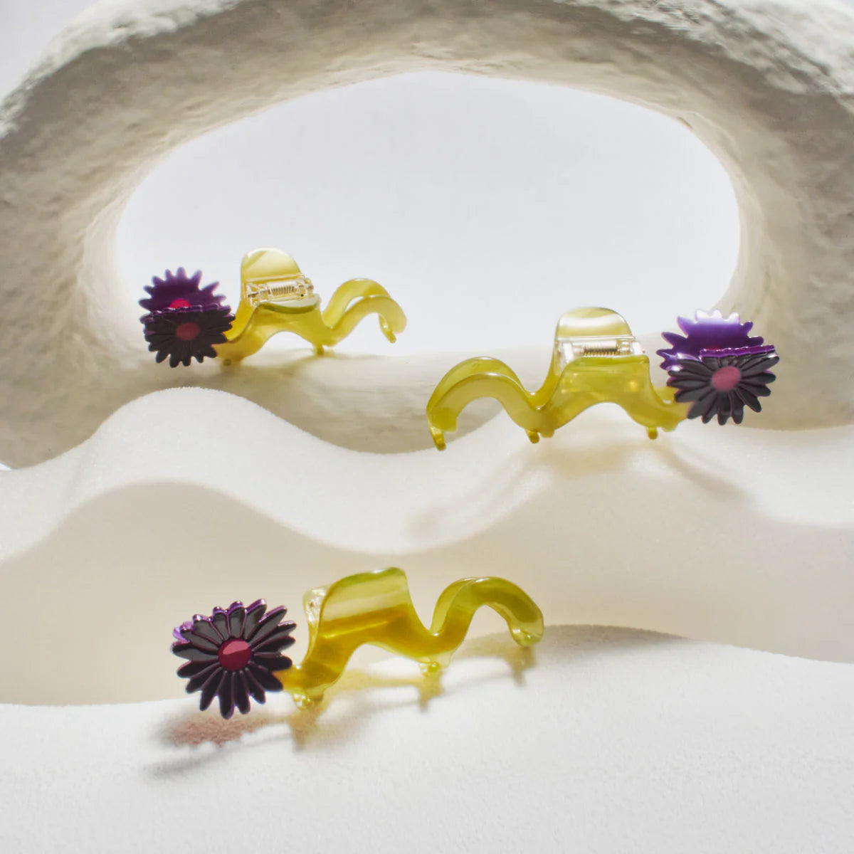 Winona Irene - Wavy Daisy hair claw | Scout & Co