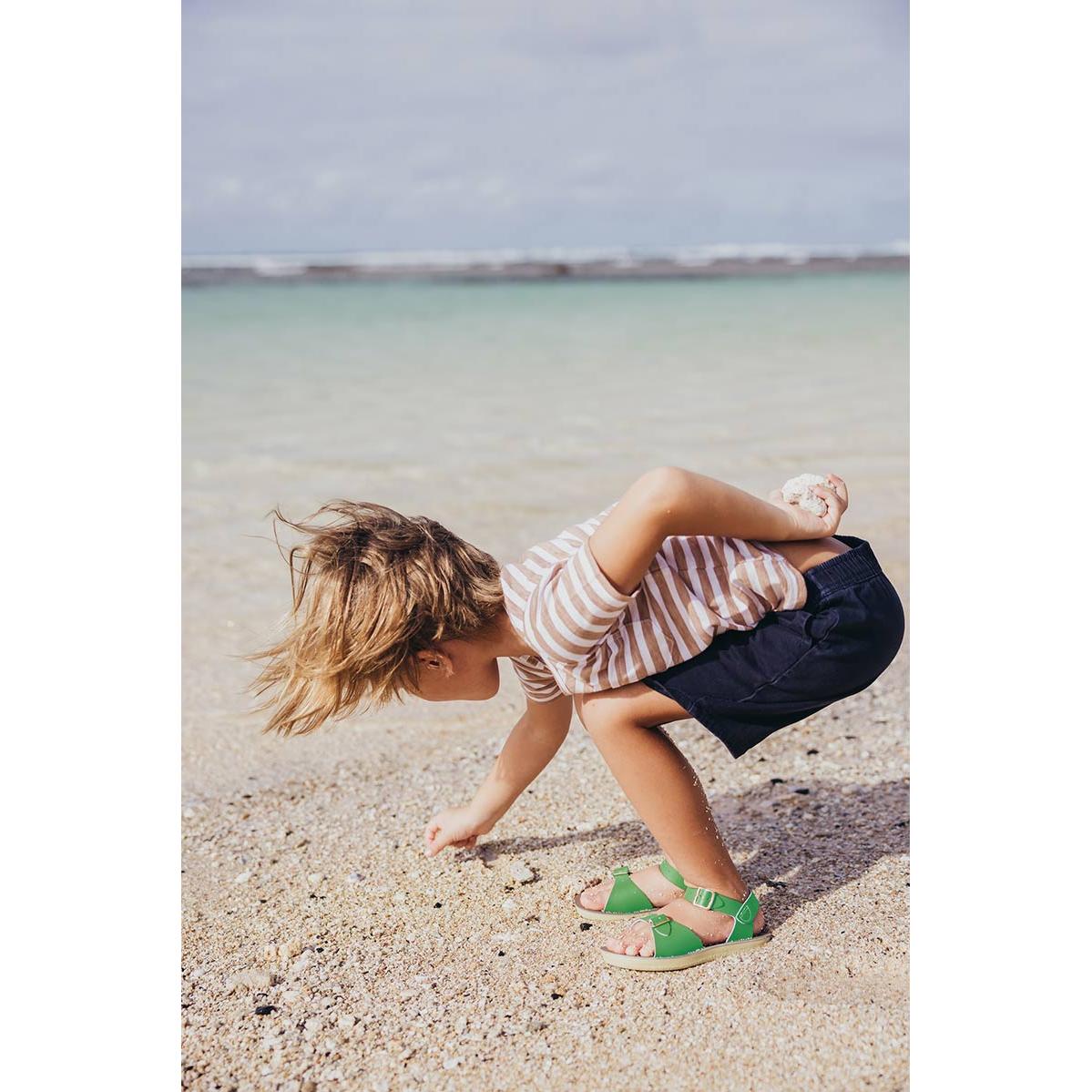 Saltwater Surfer Sandals - Kelly Green - Kids | Scout & Co