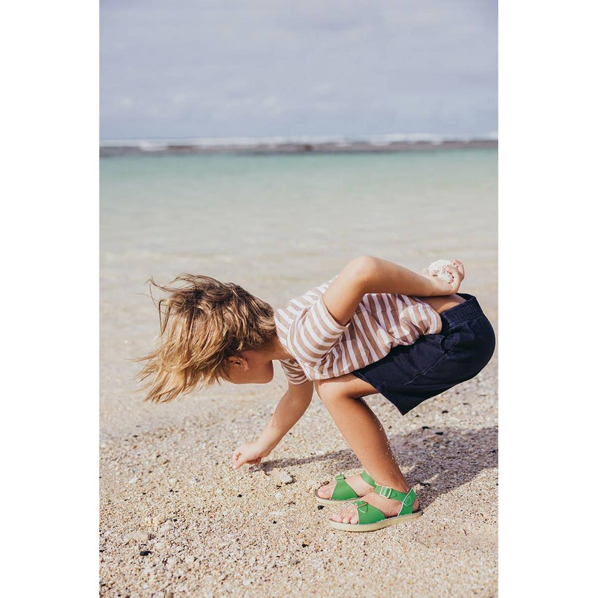 Saltwater Surfer Sandals - Kelly Green - Kids | Scout & Co