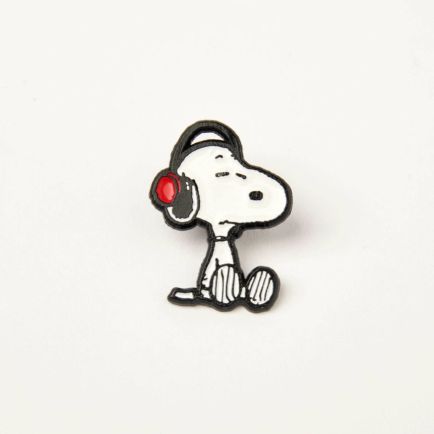 Magpie x Peanuts - Snoopy Headphones pin | Scout & Co