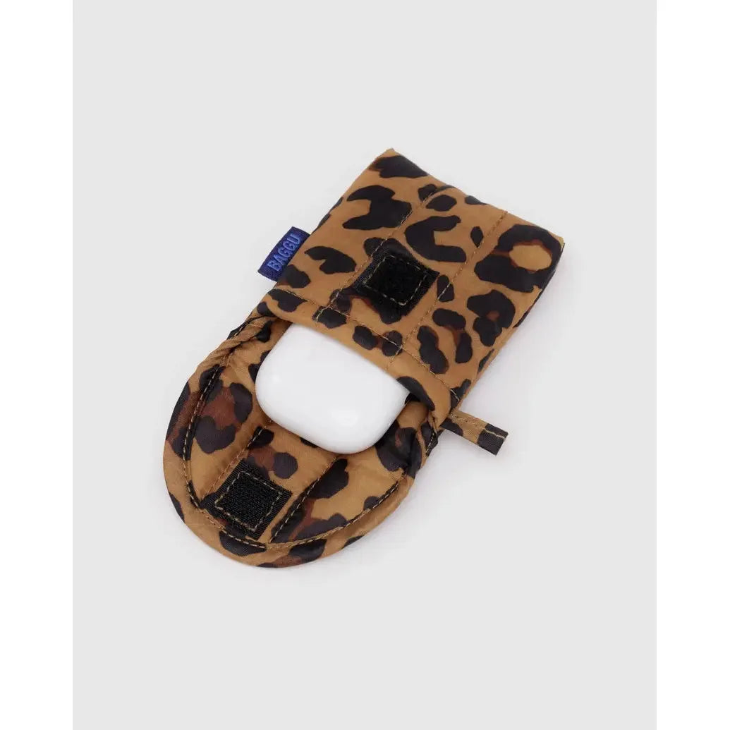 Baggu - Puffy earbuds case - Leopard | Scout & Co