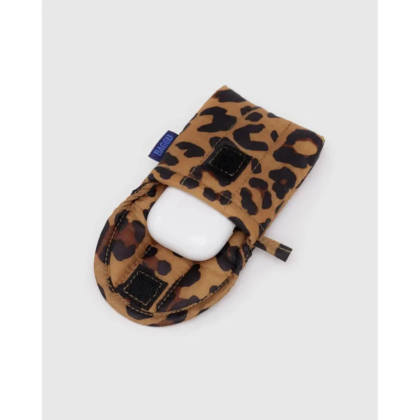 Baggu - Puffy earbuds case - Leopard | Scout & Co