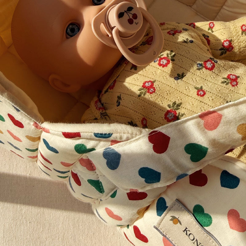 Konges Sløjd - Doll lift carrier - Coeur Coloré