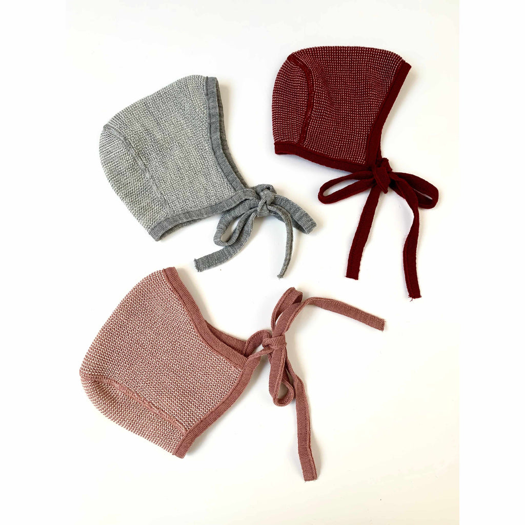 Disana - Baby knitted bonnet hat - Grey / Natural | Scout & Co