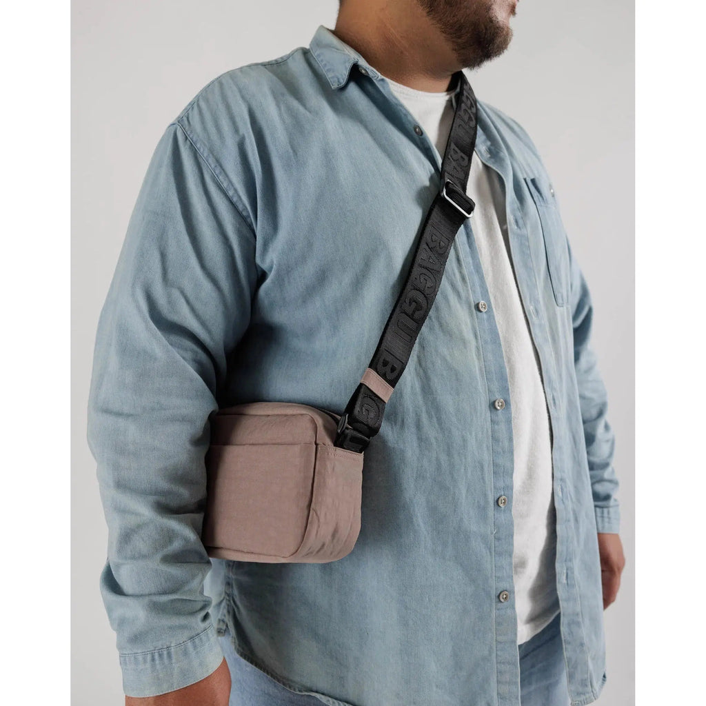 Baggu – Camera crossbody bag - Taupe | Scout & Co