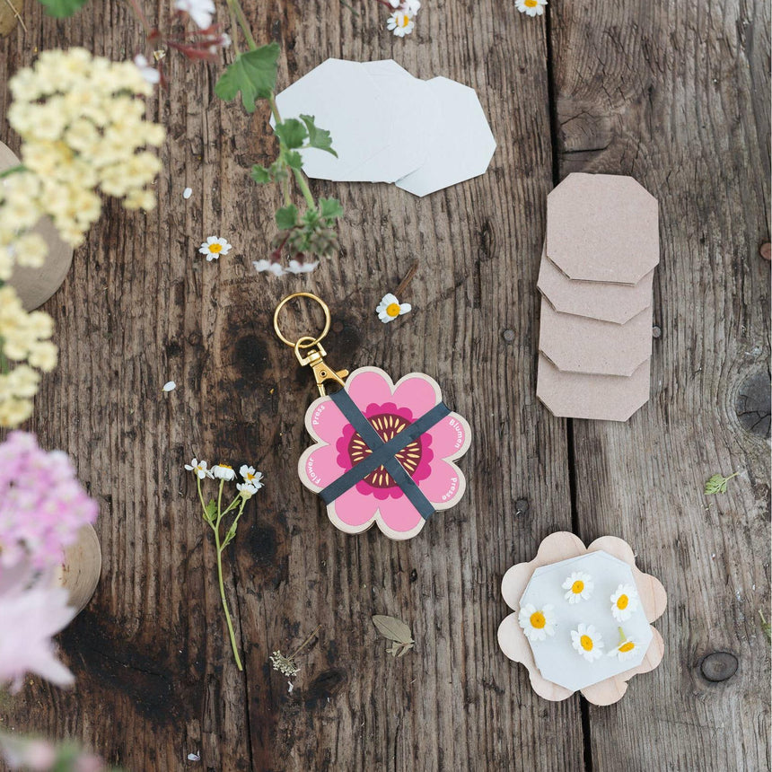 Studio Wald - Keyring Flower Press - Pinks & Blues | Scout & Co