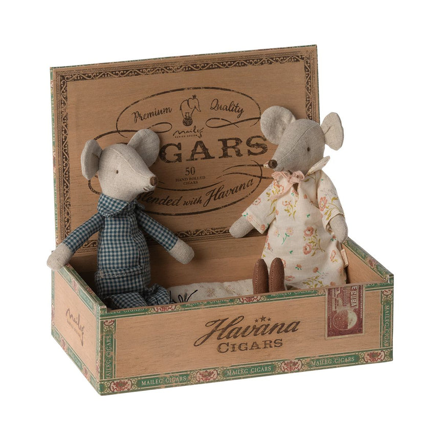 Maileg - Grandma & Grandpa mice in matchbox - pyjamas | Scout & Co