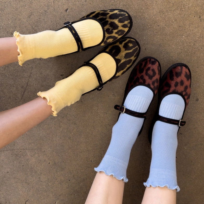 Le Bon Shoppe - Ruffled hugger crew socks - Banana Cream / Red | Scout & Co