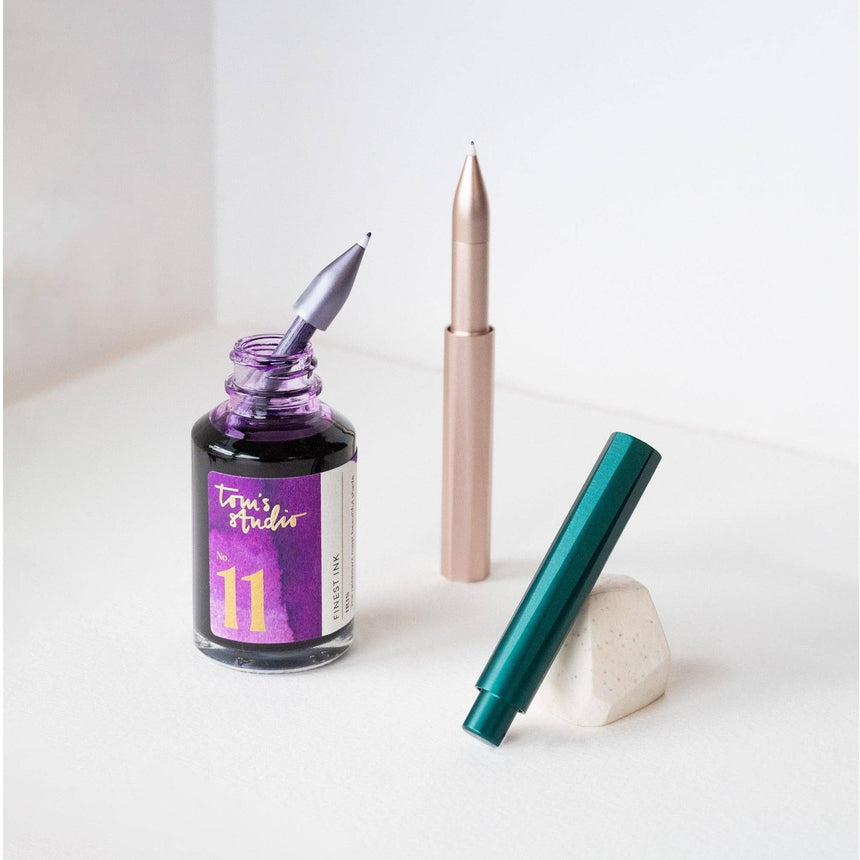 Tom's Studio - The Wren refillable writing pen - Ivy | Scout & Co