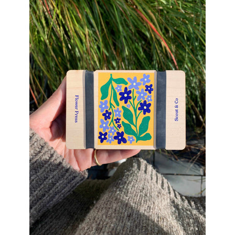 Studio Wald x Scout & Co exclusive - Pocket flower press - Forget Me Not | Scout & Co
