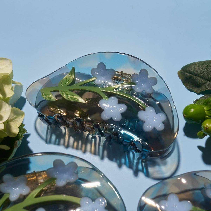 Forget-Me-Not Claw | Scout & Co