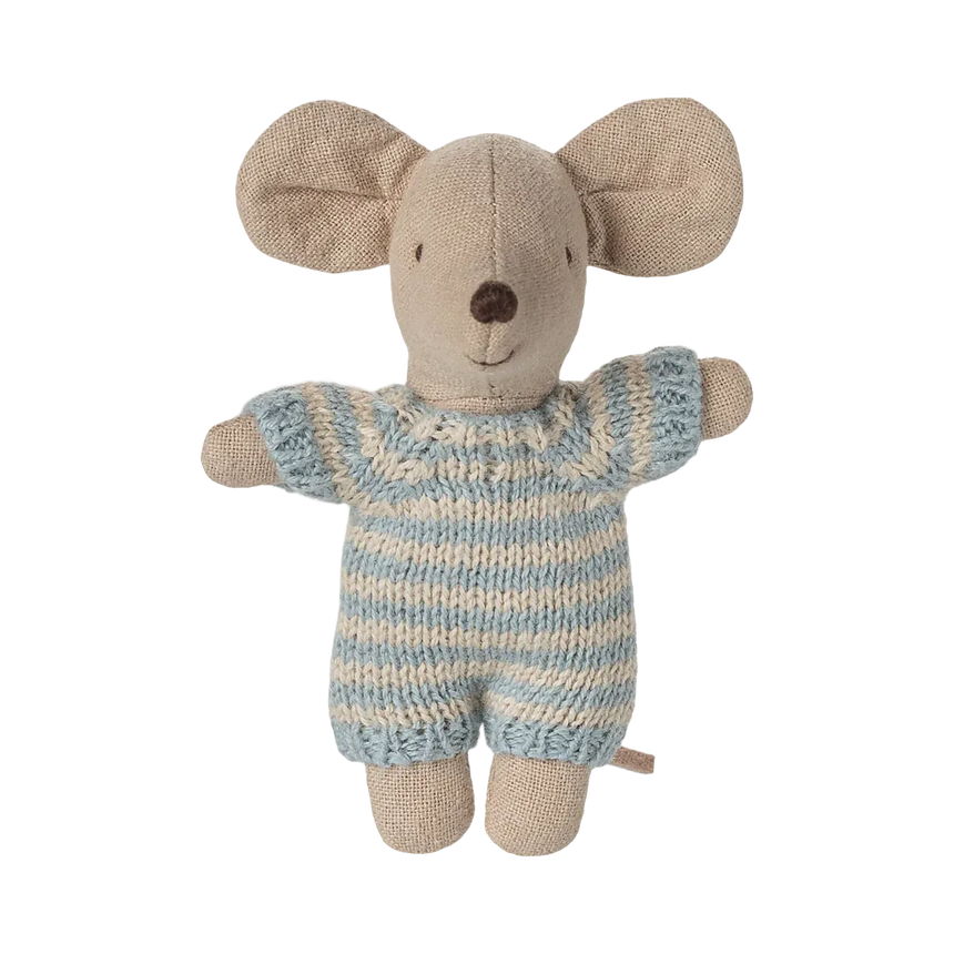 Maileg - Baby mouse in carry cot - Blue | Scout & Co