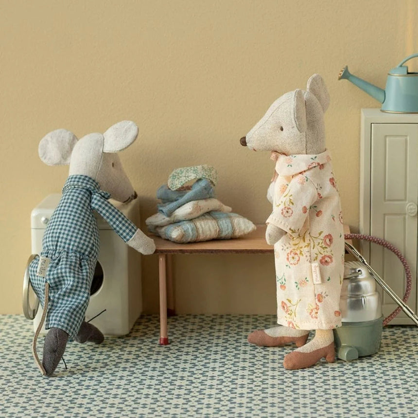 Maileg - Grandma & Grandpa mice in matchbox - nightwear
