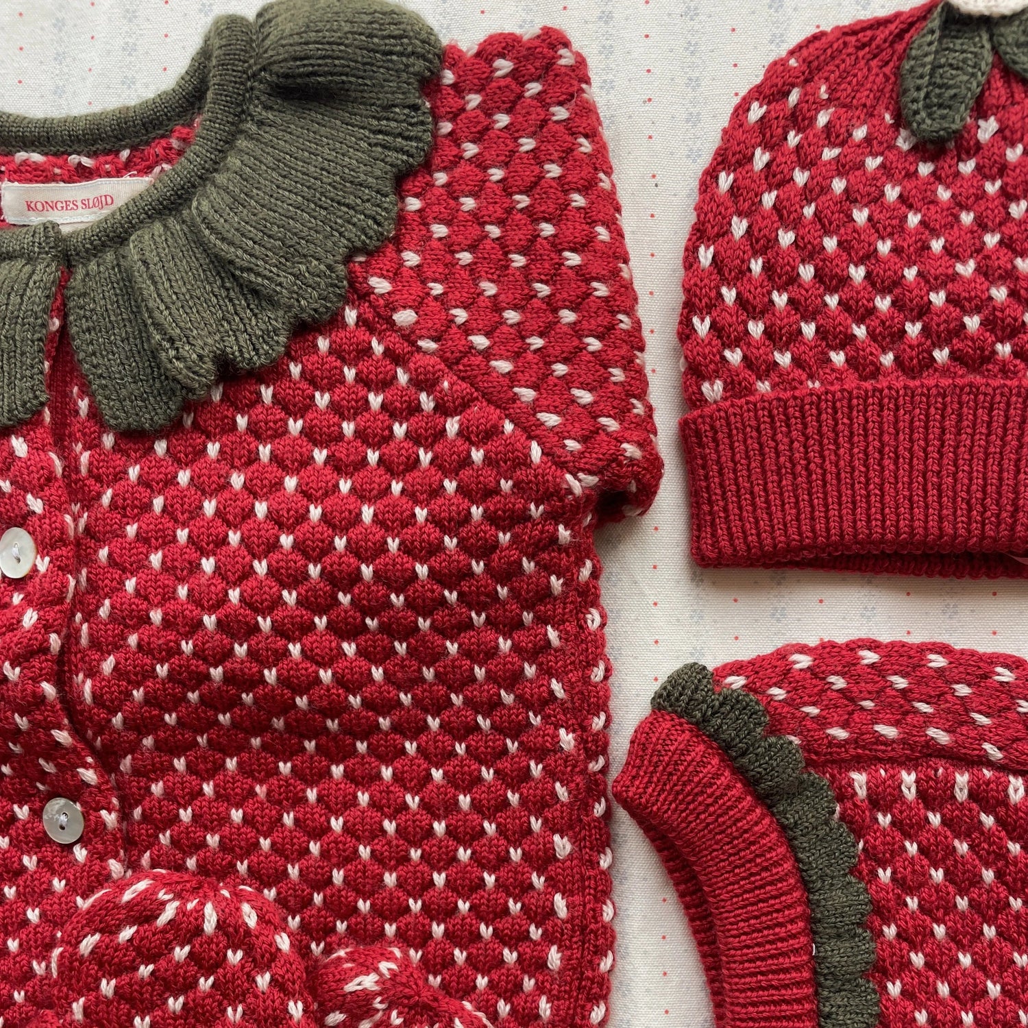 Konges Sløjd - Strawberry knit cardigan - Barbados Cherry