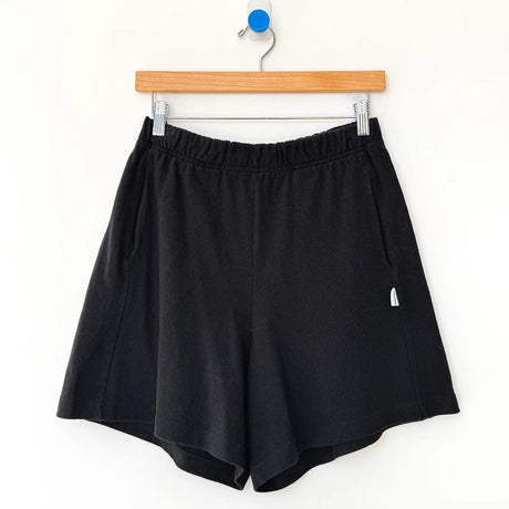 Le Bon Shoppe - Flared basketball shorts - Black | Scout & Co