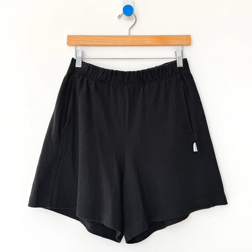 Le Bon Shoppe - Flared basketball shorts - Black | Scout & Co