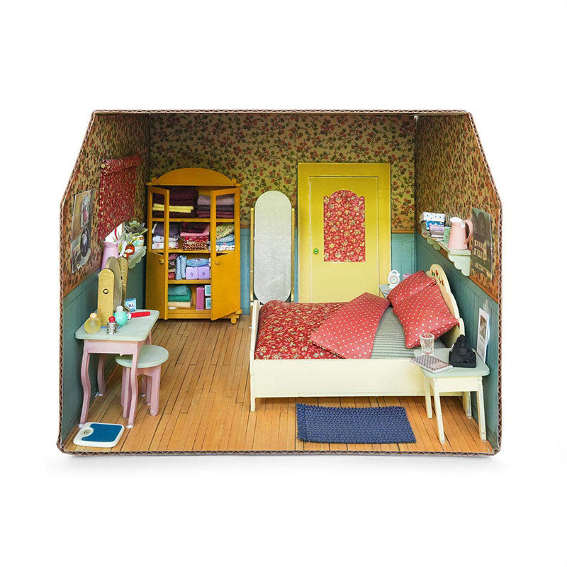 Sam & Julia: The Mouse Mansion - Cardboard room - Bedroom | Scout & Co