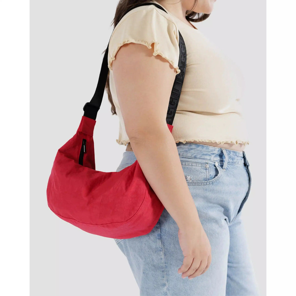 Baggu - Medium Nylon Crescent bag - Candy Apple | Scout & Co