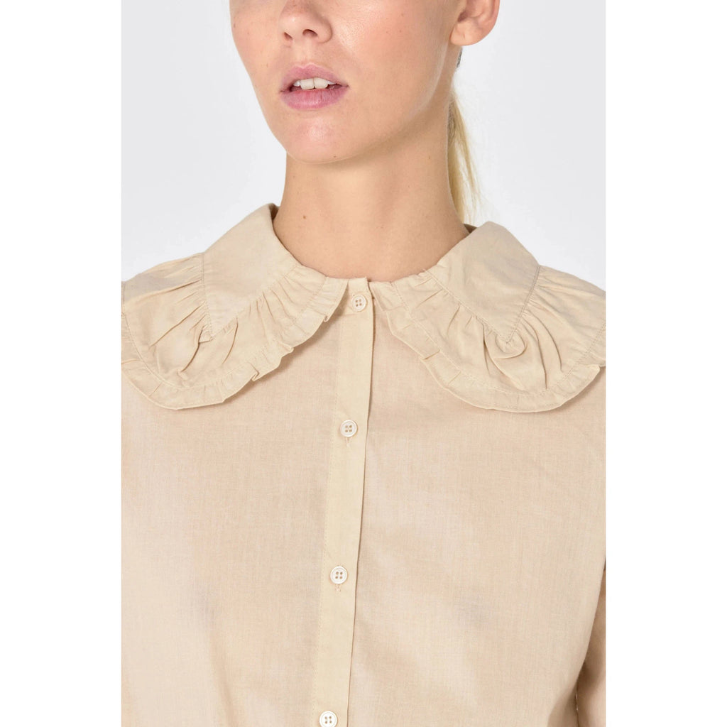 The Tiny Big Sister - Frill neck blouse - vanilla | Scout & Co