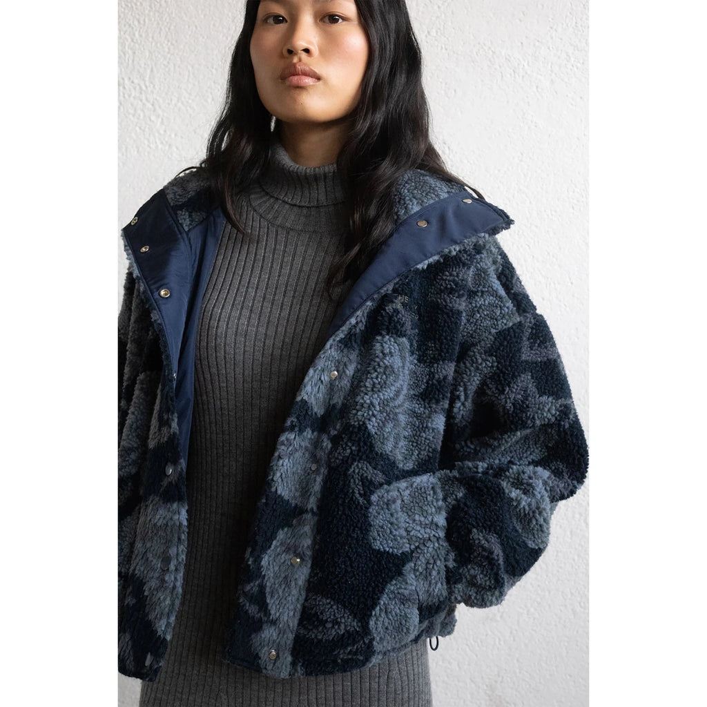 The Tiny Big Sister - Roses sherpa jacket - navy | Scout & Co