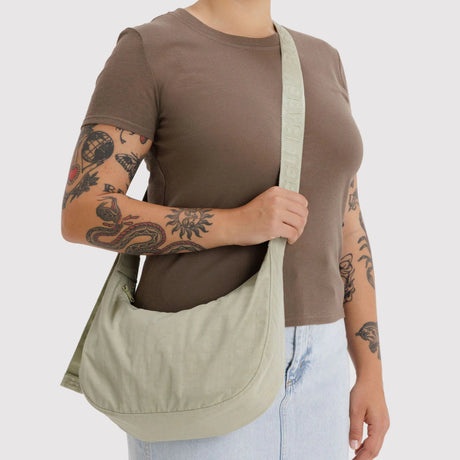 Baggu - Medium Nylon Crescent bag - Celadon | Scout & Co