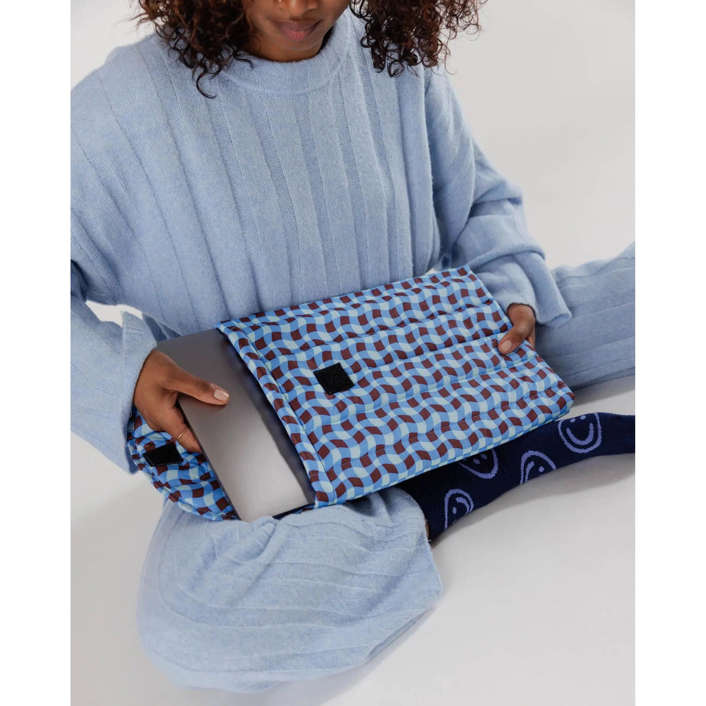 Baggu - Puffy laptop sleeve 13in / 14in - Wavy Gingham Blue | Scout & Co