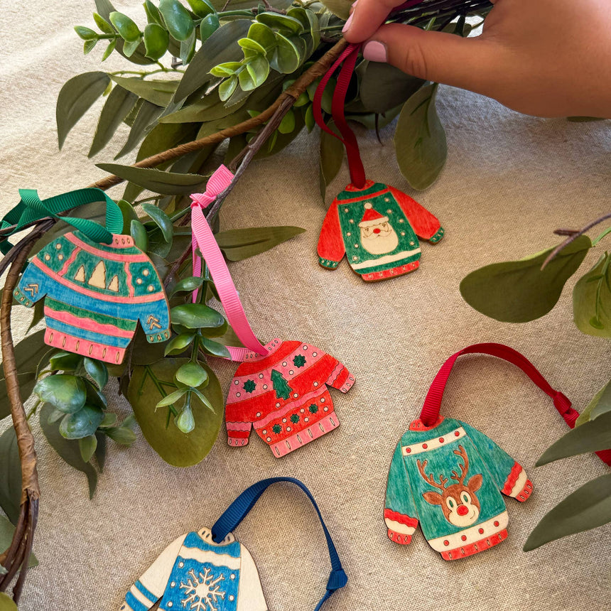 Cotton Twist - Christmas Jumper decoration kit tin | Scout & Co