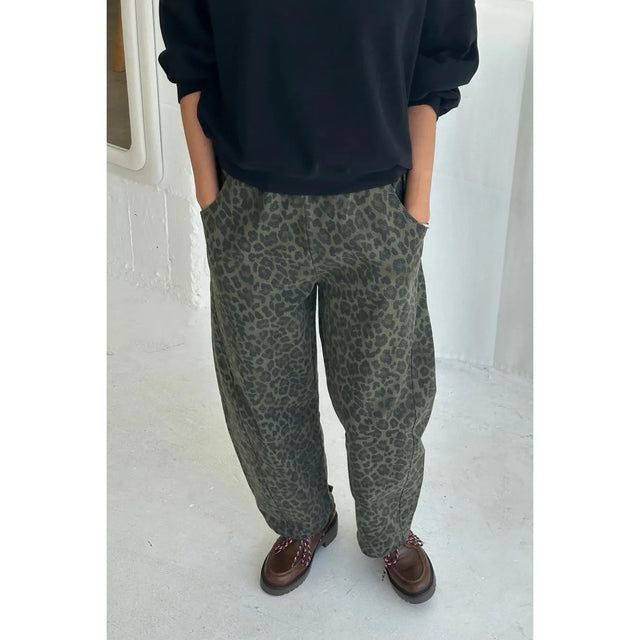 Le Bon Shoppe - Arc pants - Fern Leopard | Scout & Co