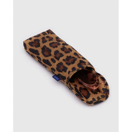 Baggu - Puffy glasses sleeve - Leopard | Scout & Co