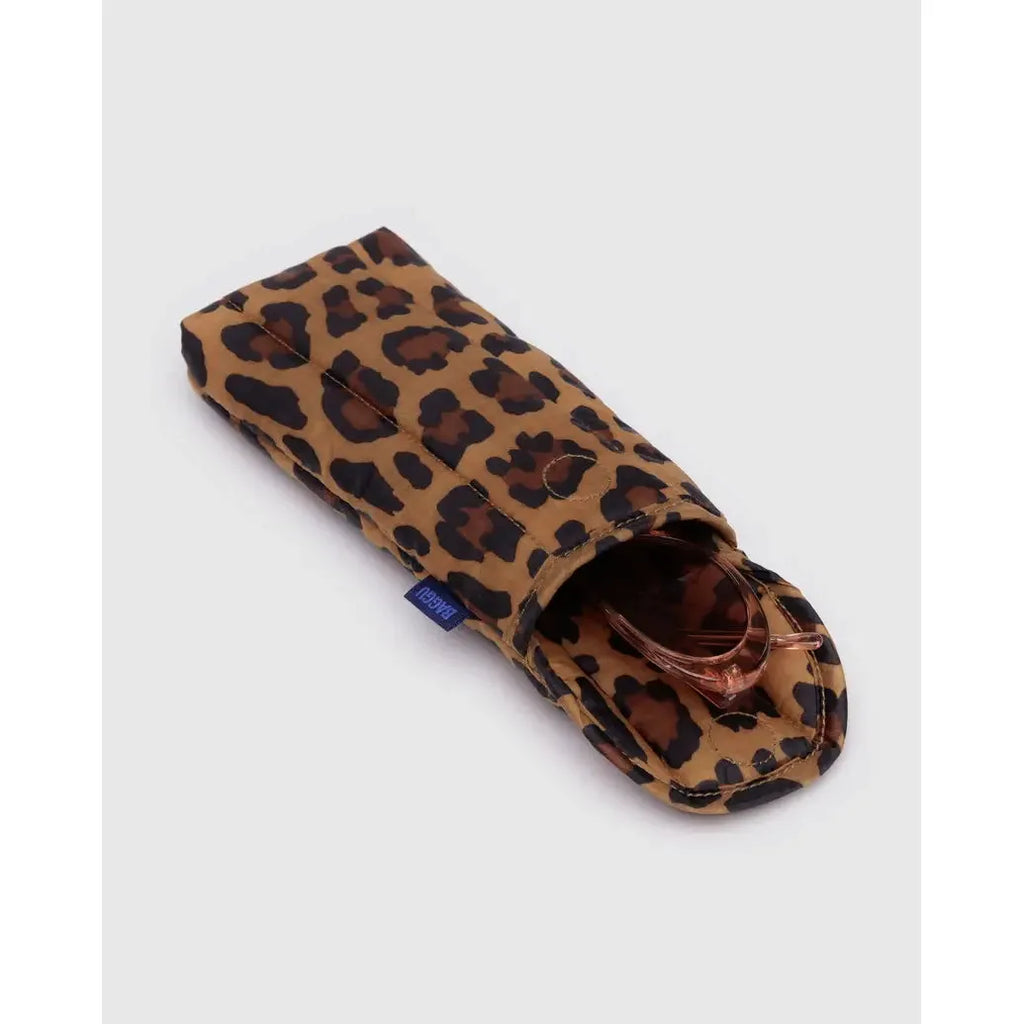 Baggu - Puffy glasses sleeve - Leopard | Scout & Co