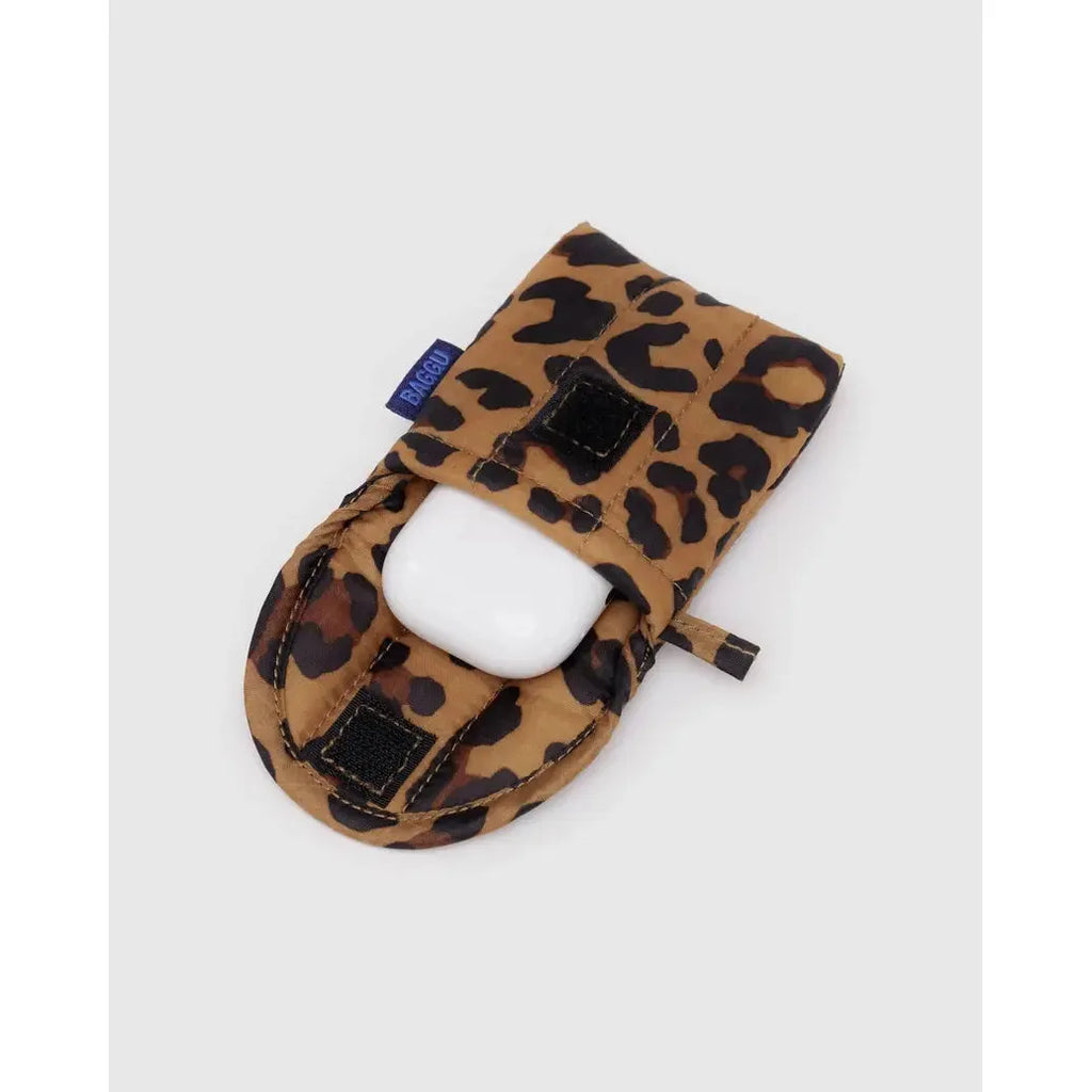 Baggu - Puffy earbuds case - Leopard | Scout & Co