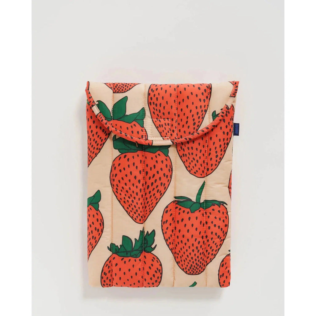 Baggu – Puffy laptop sleeve - Strawberry | Scout & Co