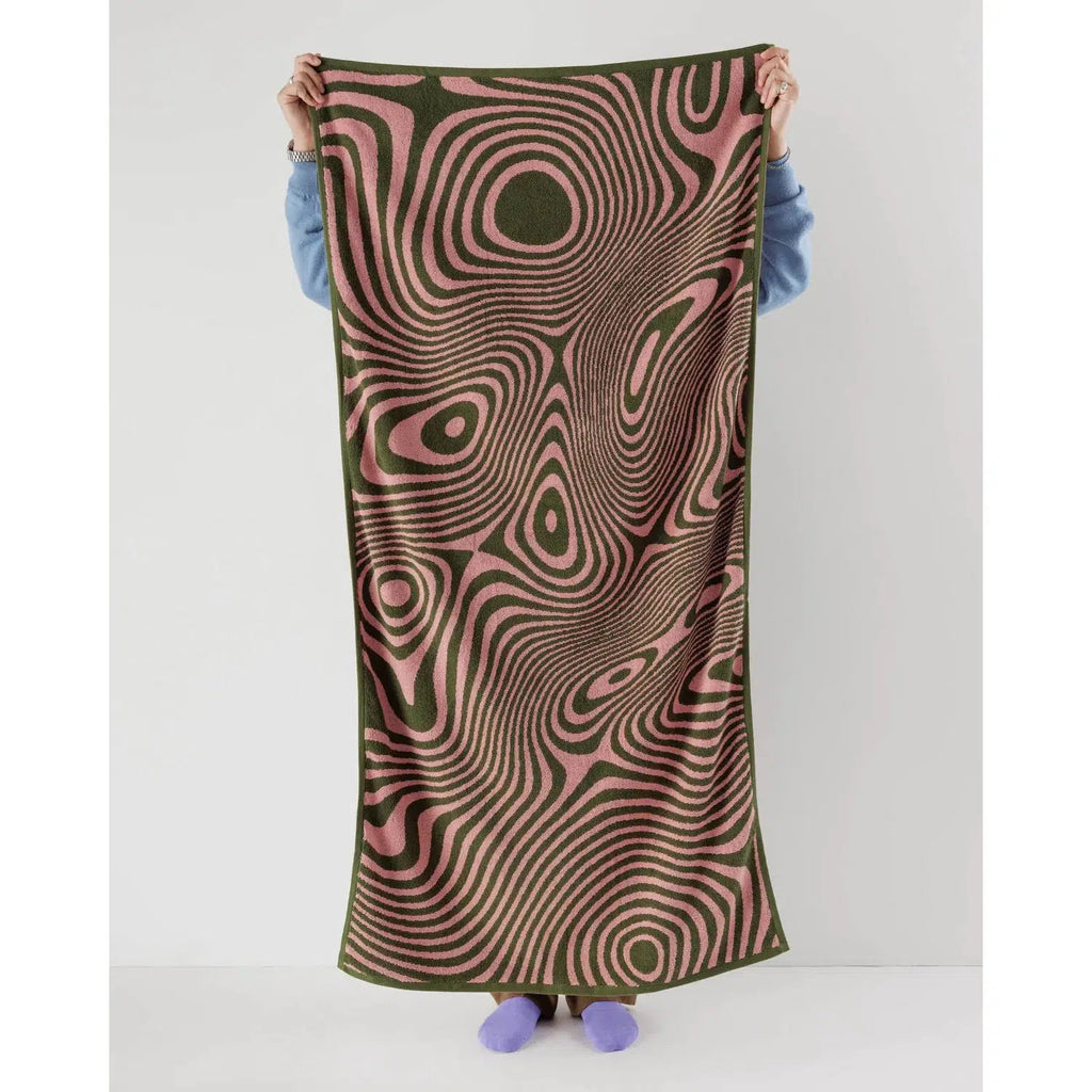 Baggu – Bath towel - Trippy Swirl Salmon | Scout & Co