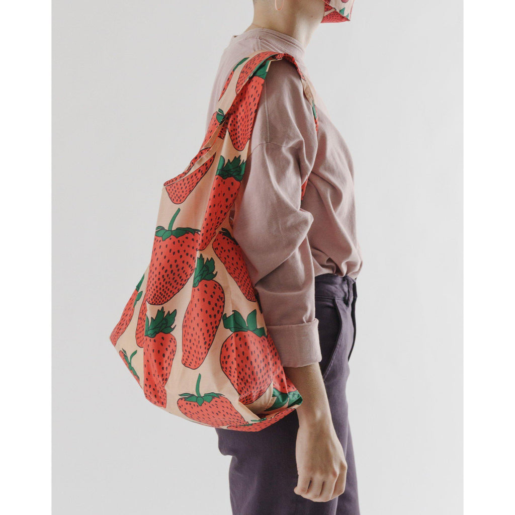 Baggu – Standard Baggu reusable bag - Strawberry | Scout & Co