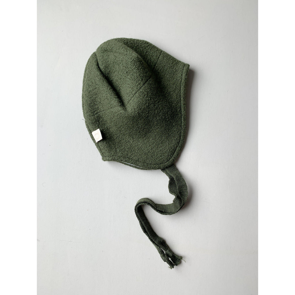 Disana - Boiled merino wool hat - Olive | Scout & Co