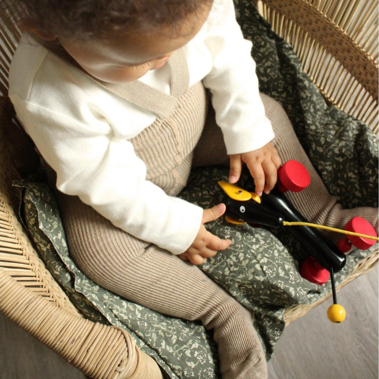 Silly Silas - Footed cotton tights with braces - Peanut Blend | Scout & Co