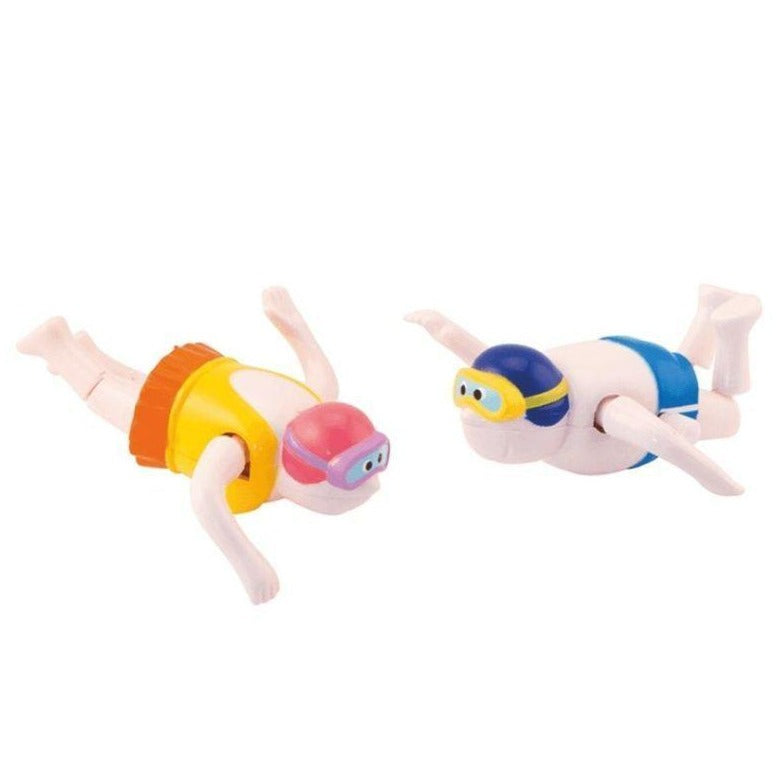 Moulin Roty - Swimmer wind-up bath toy | Scout & Co