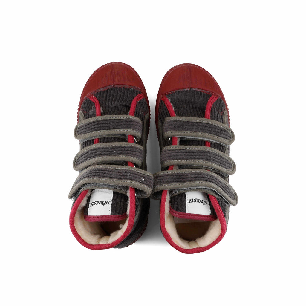 Novesta - Star Dribble Kid Velcro Corduroy shoes - Dark grey / Rubin | Scout & Co